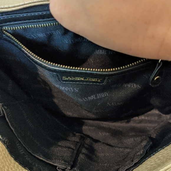 Sam & Libby gold crossbody bow purse - Picture 5 of 9